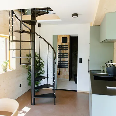 Off Living Charlet